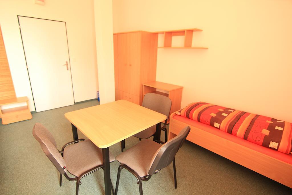 Ubytovani Rico Vrchlabí Zimmer foto